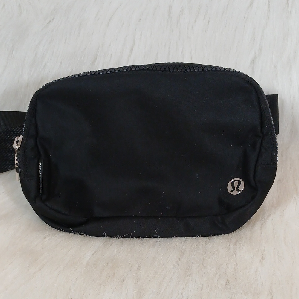 lululemon athletica Black Women's/Unisex Bag
